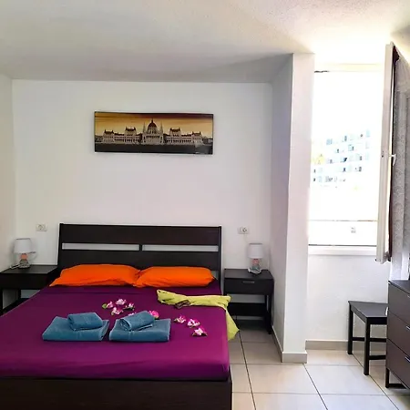 El Cortijo, Pool View